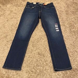 Classic Mid-Rise Skinny Levi Jeans